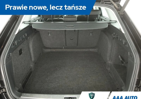 Skoda Superb cena 60000 przebieg: 182105, rok produkcji 2015 z Tarnobrzeg małe 277